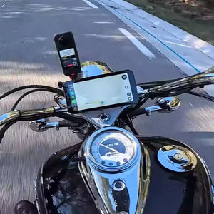 Navigazione GPS reale su Aoocci C9 Pro installato su moto: visualizzazione chiara Apple Maps in esterna
